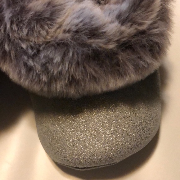 Gray sparkling booties - Picture 2 of 3